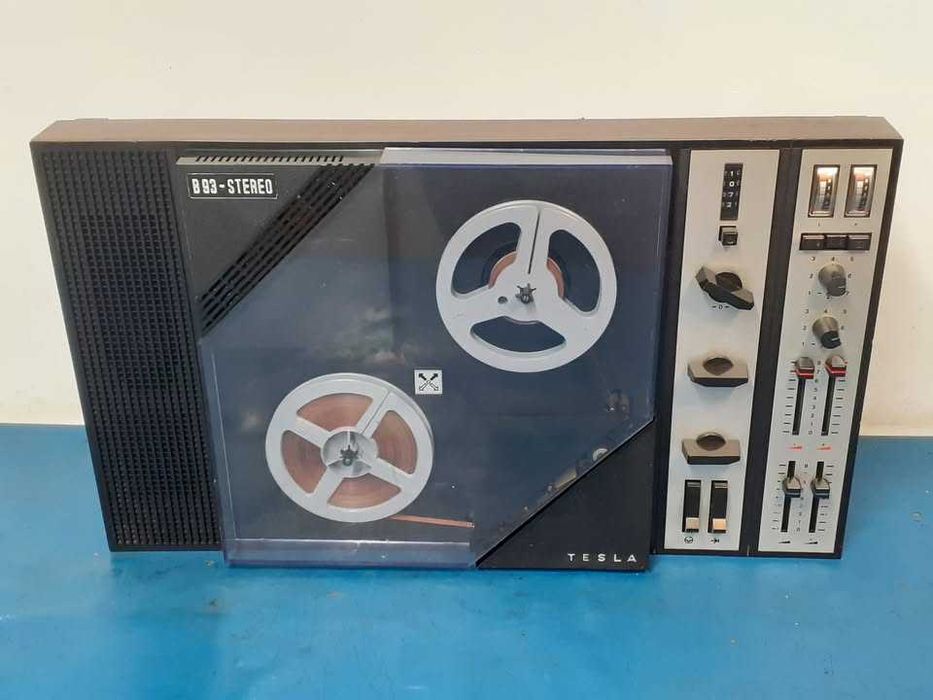 Magnetofon TESLA B93-Stereo