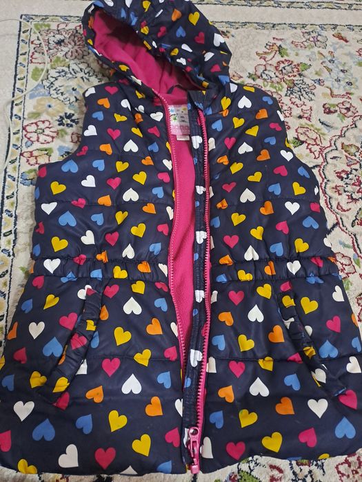 Безрукавка на девочку