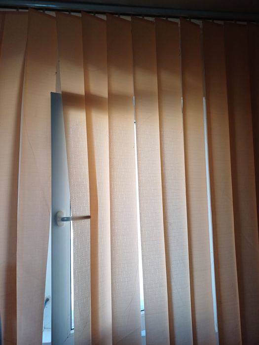 Jaluzele geam, verticale