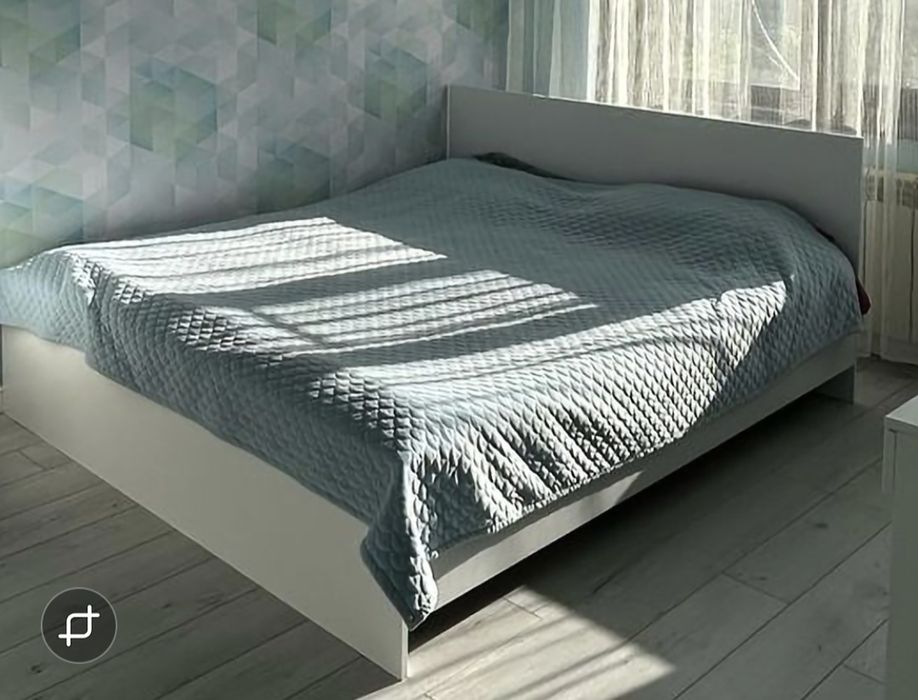 Продам двуспальную кровать