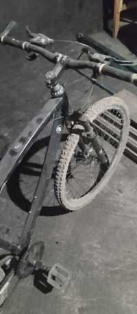 Велосипед  марки бмв