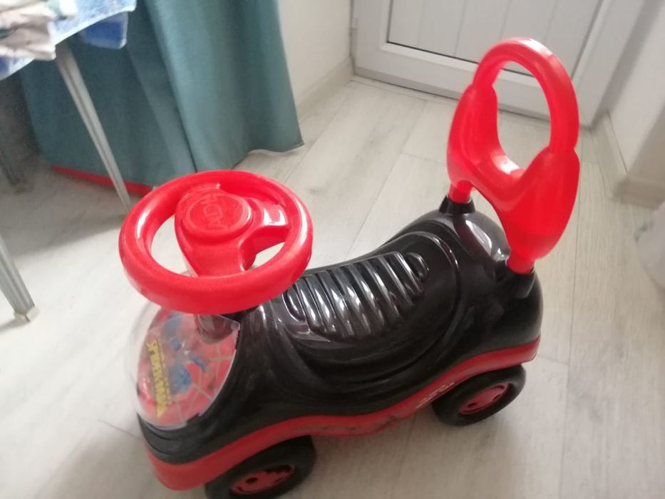 Детская машинка для малышей с  годика и старше