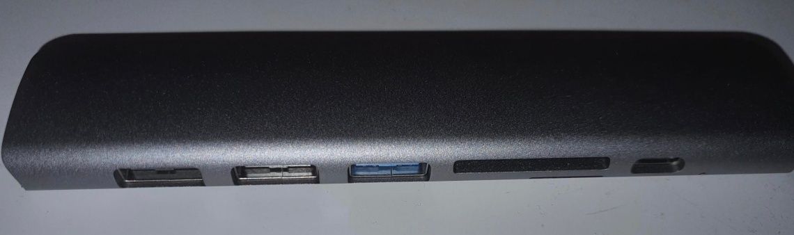 Vând hub USB c 7 in 1