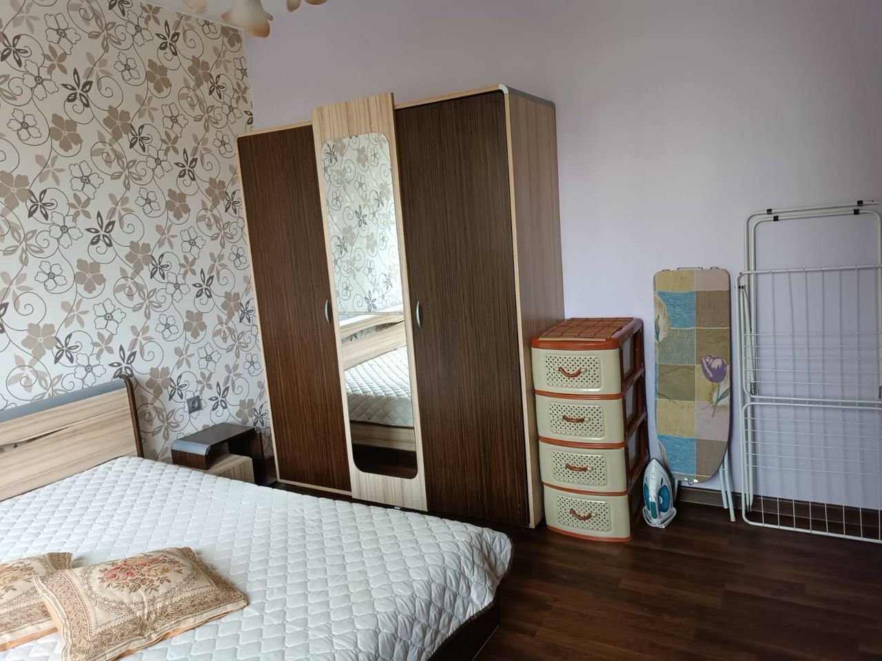 Дава се под наем Двустаен апартамент в Плевен, Кайлъка - 65 кв.м за 306 € - Снимка #2