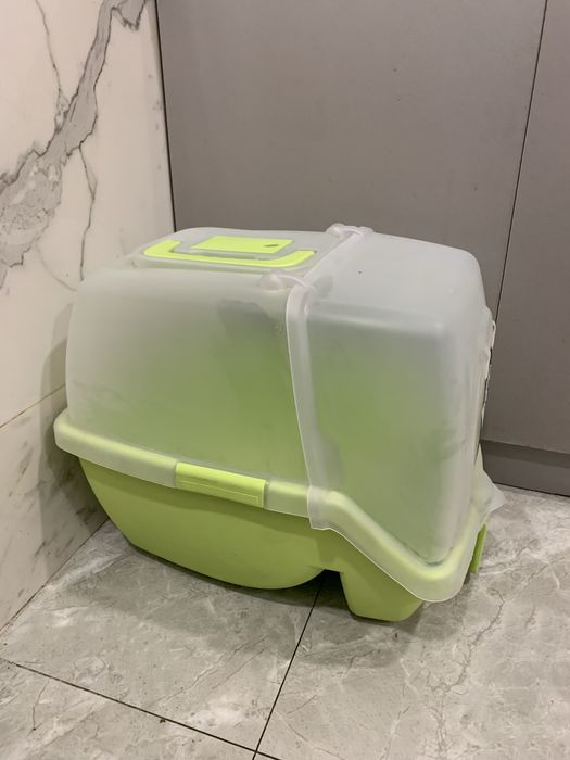 Лоток закрытый новый большой для кошки
