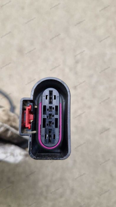 Modul / Releu control pompa combustibil VW Golf 5 plus