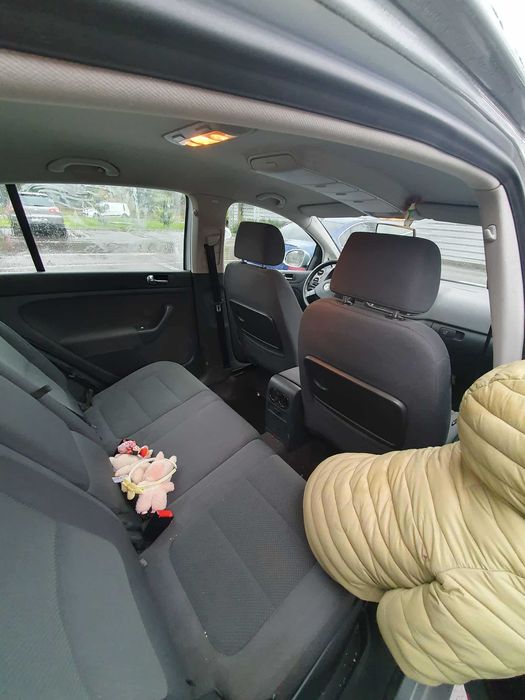 Vând golf 5 plus 2005 1.6 fsi