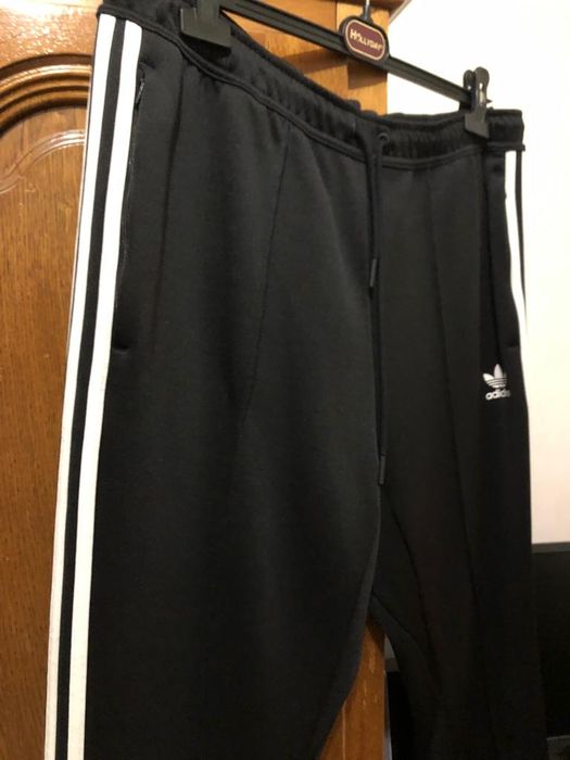 Pantaloni Adidas noi