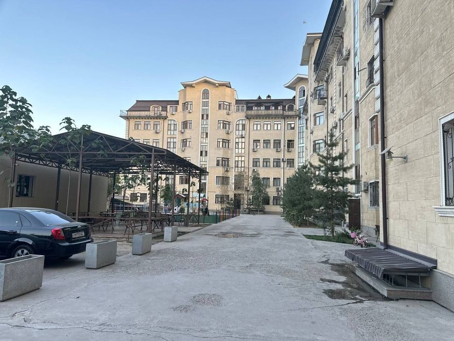 Продаем квартиру в новостройке в Яккасарайском районе ул Кахар.