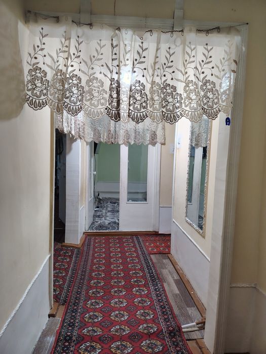 5 xonali kvartira sotiladi.