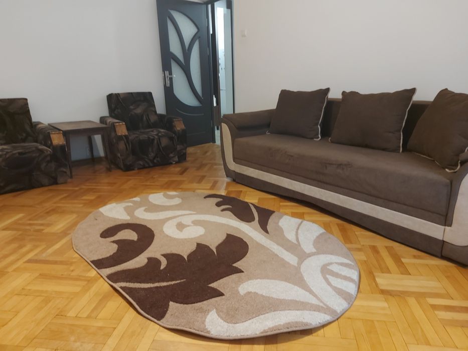 Ofer spre inchiriere apartament cu doua camere!
