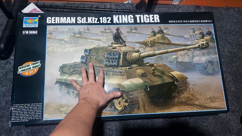 Продам новый набор,сборной модели танка Королевский Тигр в 1/16 маштаб