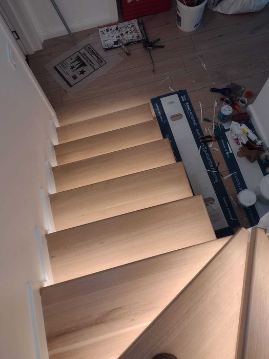 Confecționăm scări din lemn