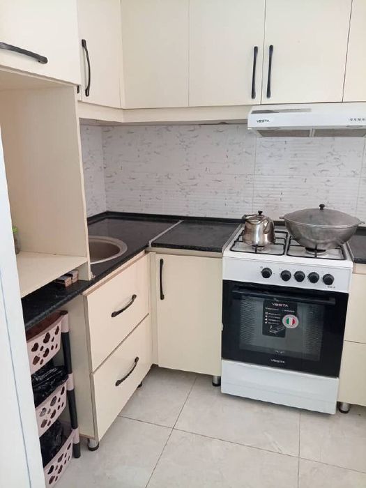 Hamid Olimjon metrosi yaqnida arenda