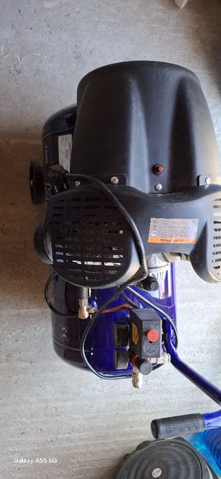 Compresor cu butelie  8 bar 100l pret1100 lei