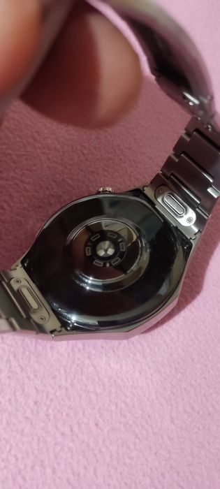 Часовник нов Huawei pro 5