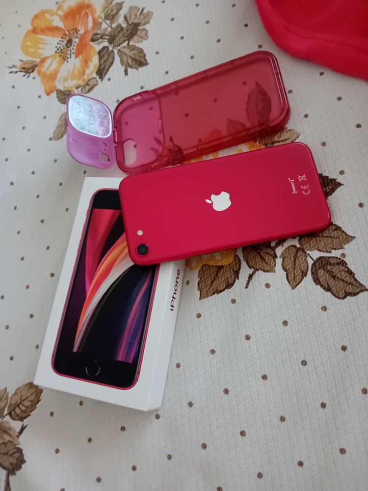 Iphone SE roșu, stare foarte buna