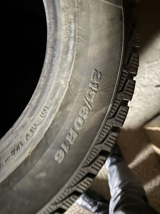 Продам шипы в отличном состоянии р16