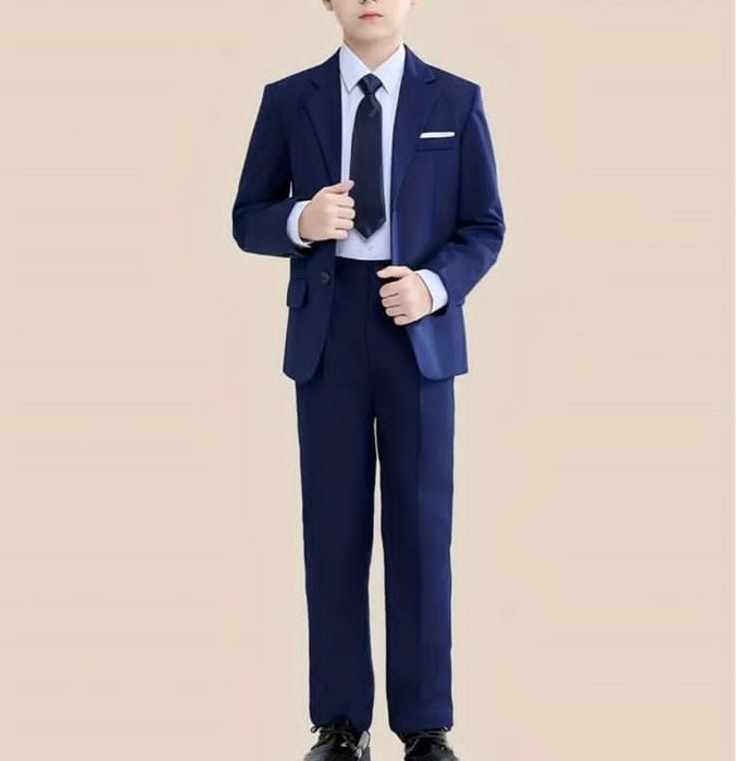 Костюм на мальчика для школы,новый,рост 160-165,бюст 88