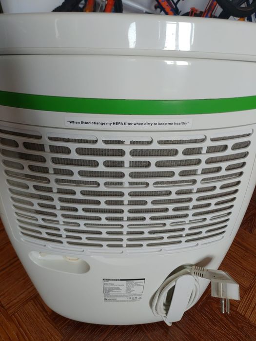 Dezumidificator si purificator cu consum redus de energie Meaco