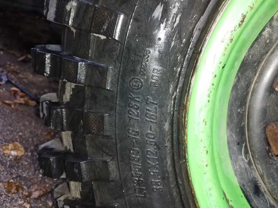 Гуми Maxxis trepador 38.5 / 16