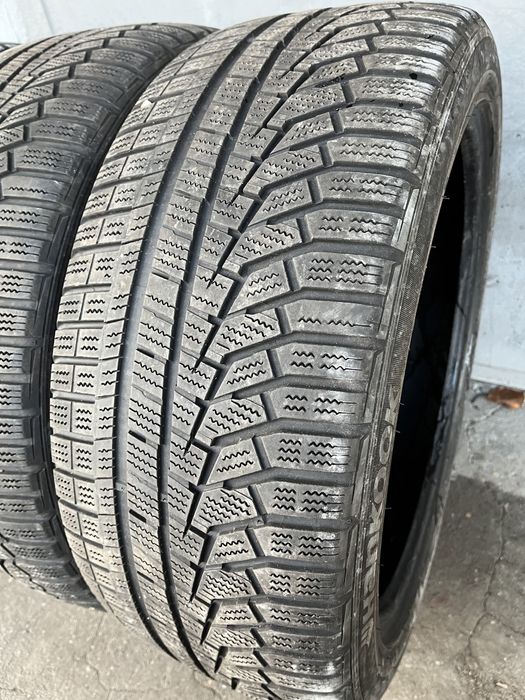 4 бр. зимни гуми 235/45/19 Hankook DOT 1718 4-4,5 mm