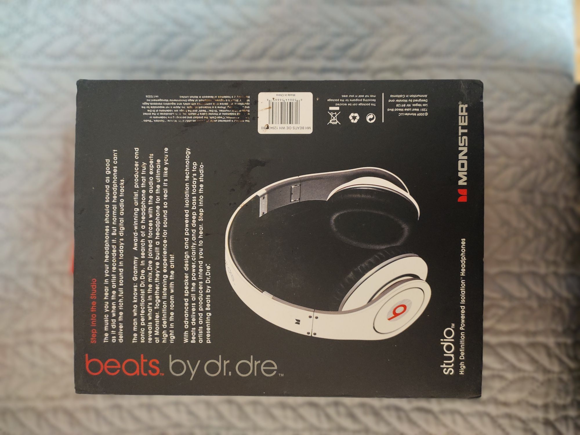 beats.by dr.dre. studio.