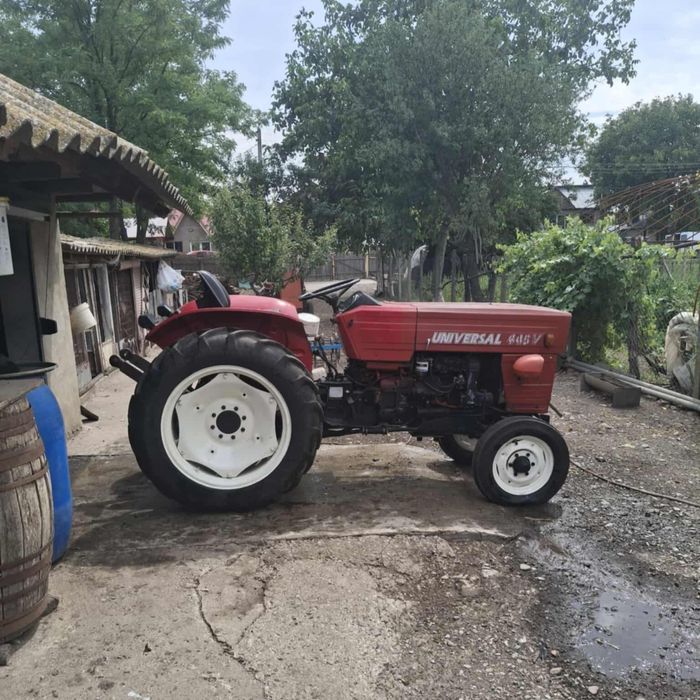 Tractor UTB Universal 445V