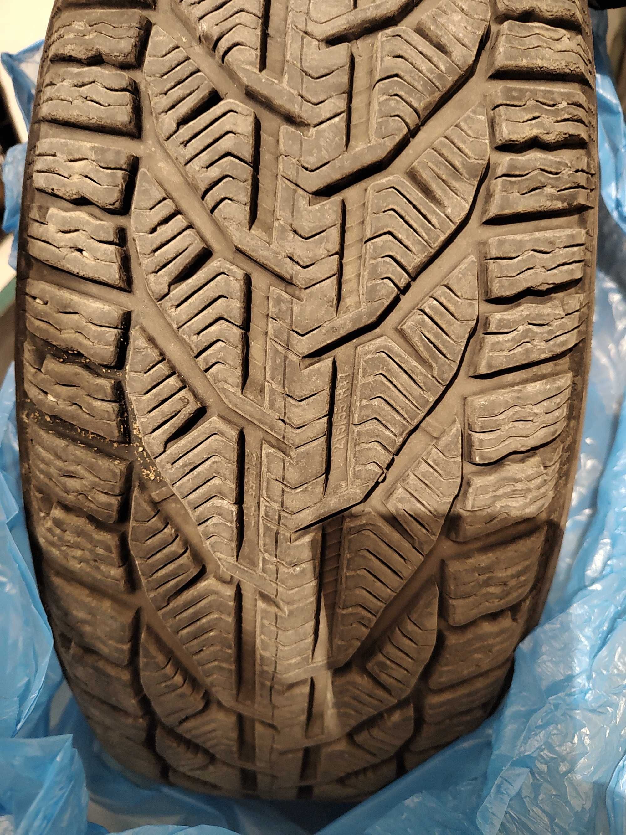 215/55R17 Kormoran