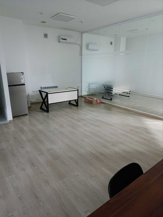 Сдается офис на м.Ойбек 100 м2  3 комнаты, 3 этаж