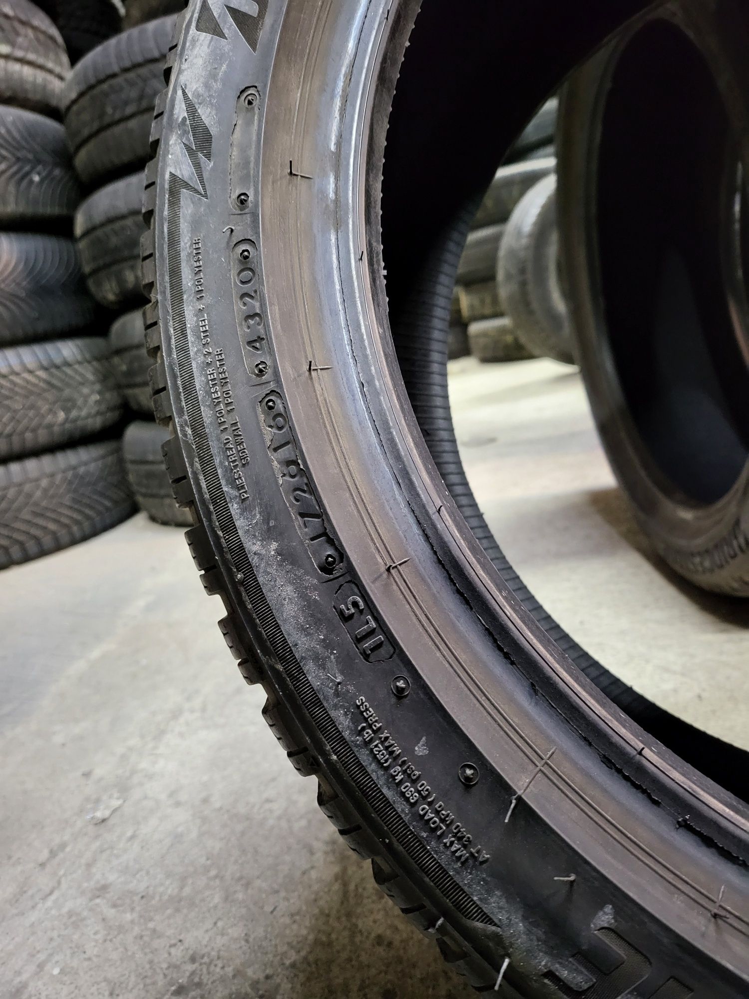 225/45/18 BRIDGESTONE 4бр