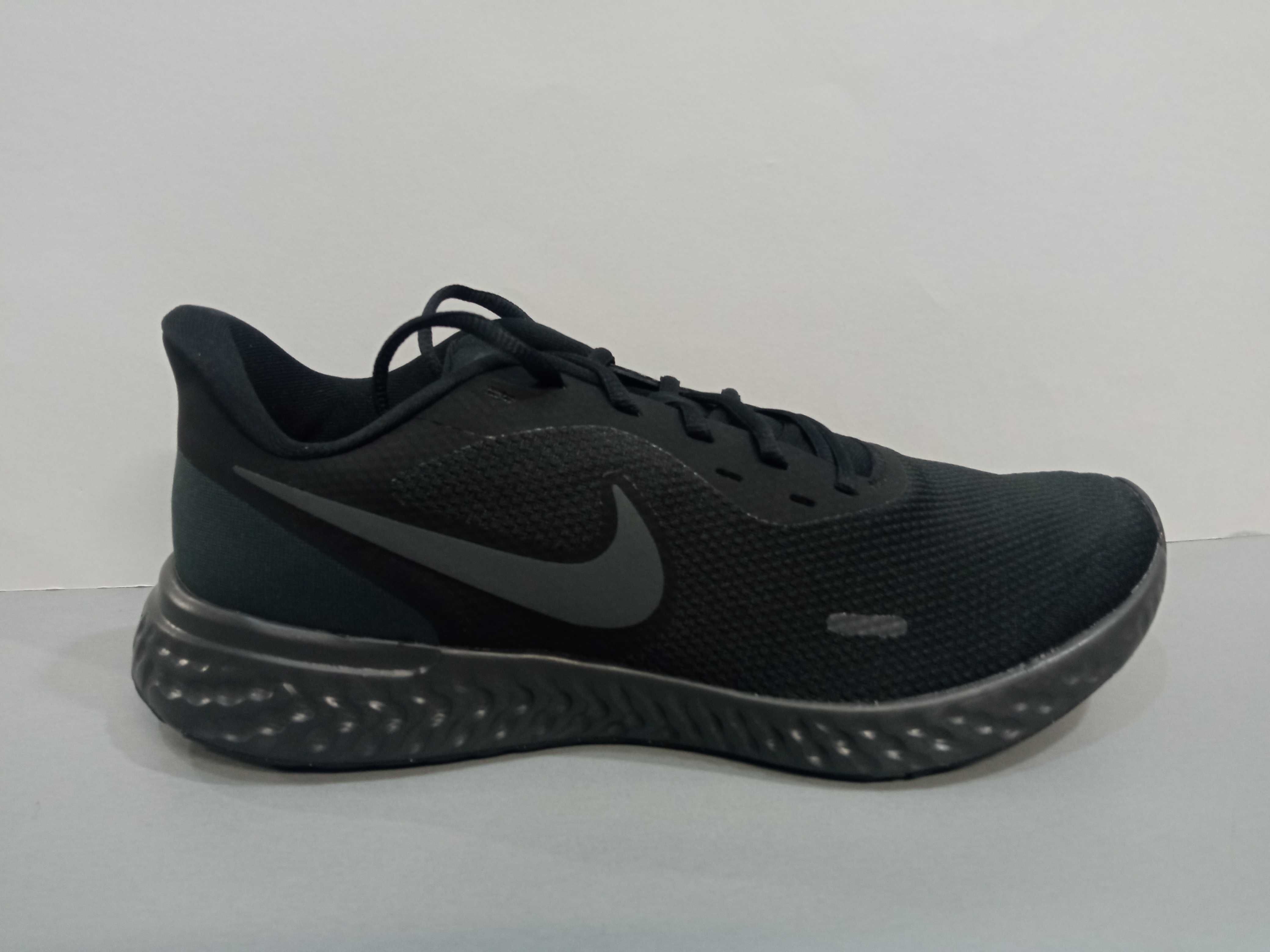 Nike Revolution N40,42,43 и N45,5.Летни маратонки .Нови.Оригинал.