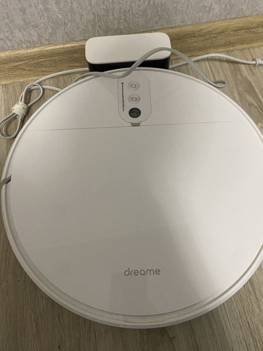 Продаю робот пылесос в отличном состоянии