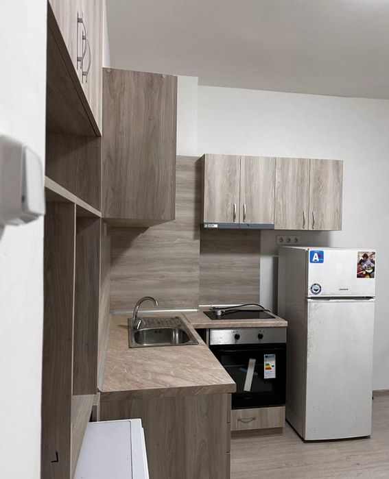 Дава се под наем Тристаен апартамент в София, Център - 87 кв.м за 700 € - Снимка #2