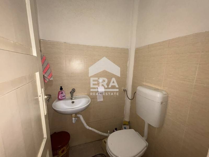 Просторен имот с дворче и гараж в гр. Хасково