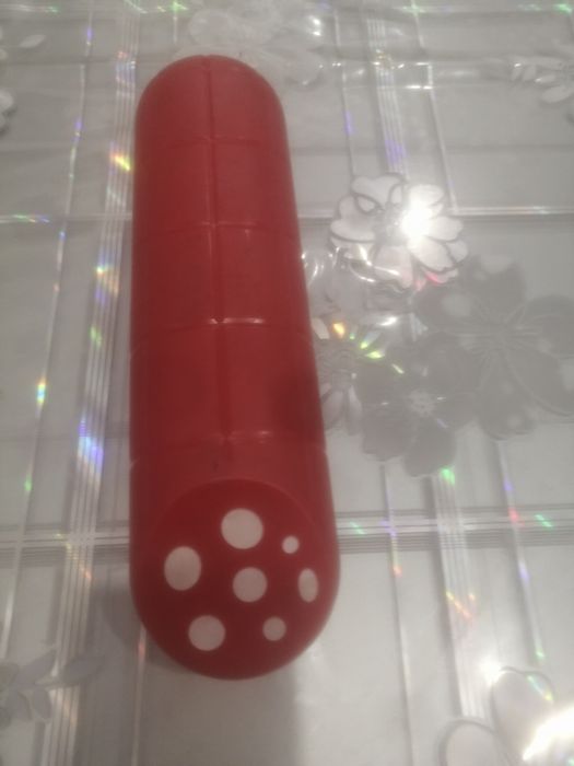 Продам небольшой контейнер для хранения колбасы в холодильнике, б/у