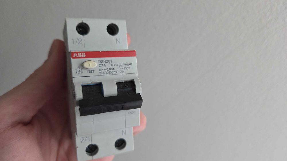Siguranta diferentiala RCBO, ABB, 25A, curba C, tip AC, 30mA