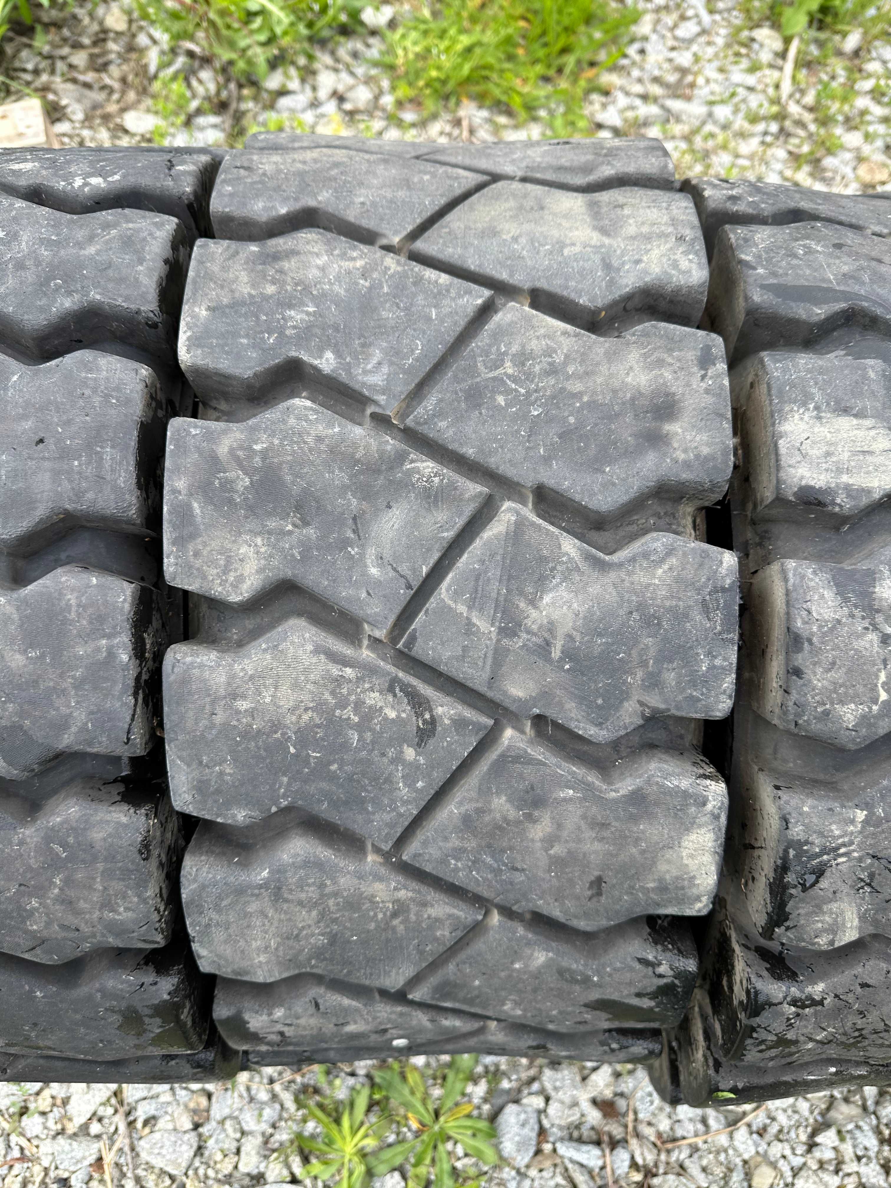 23x9-10 (225/75-15) Continental - Anvelope Industriale Stivuitor