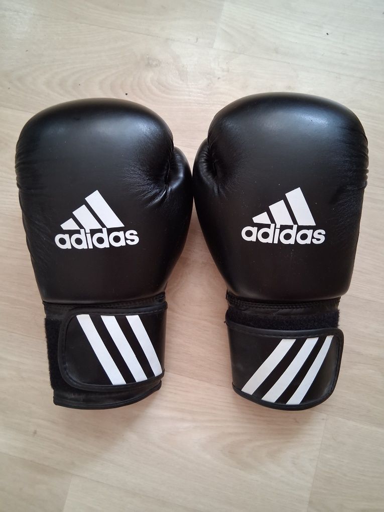 Боксови ръкавици adidas