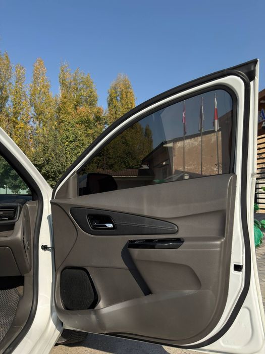 Автомобиль кобальт