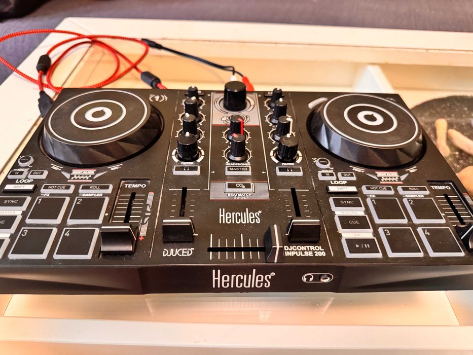Контролер Hercules DJControl Inpulse 200