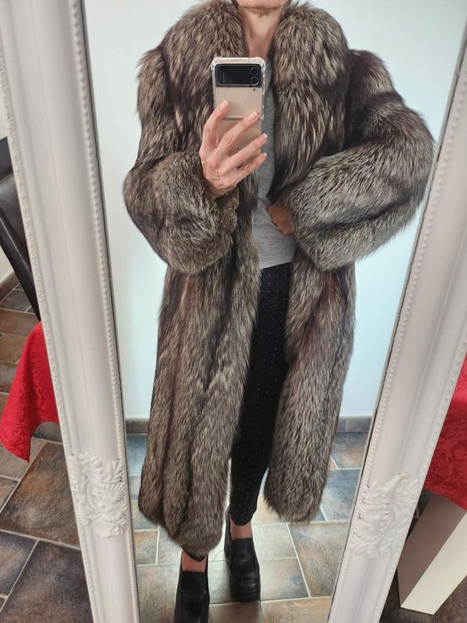 Палто с богат естествен косъм на лисица Saga Fox