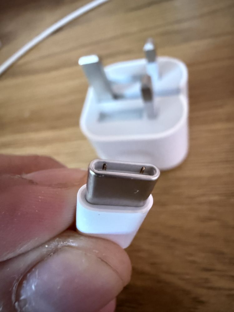 iPhone 16 va 14  orginal zaryadnik va kabelari