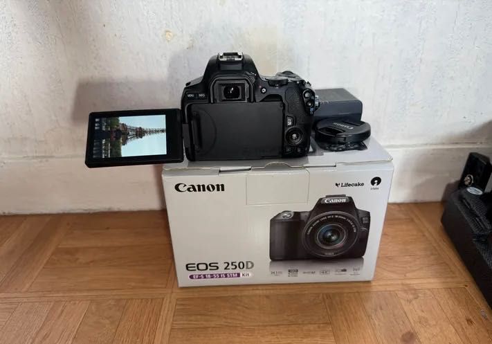 aparat foto  Canon 250d