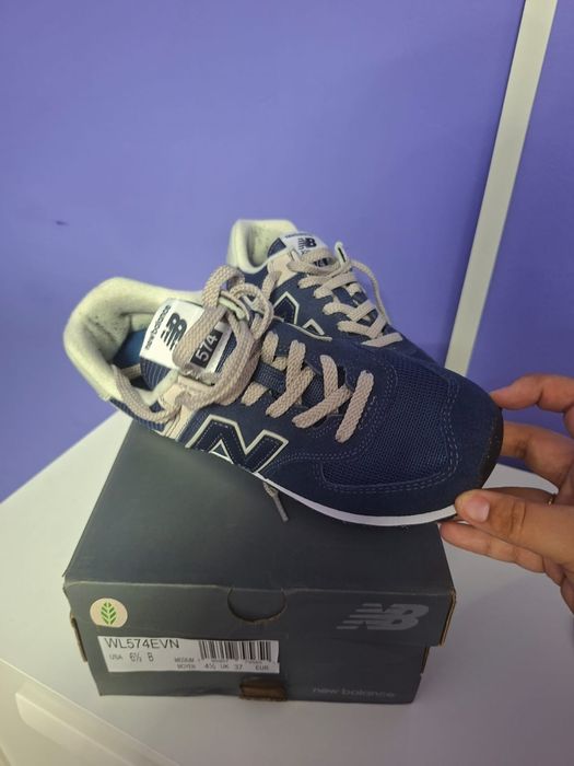 New balance de vânzare