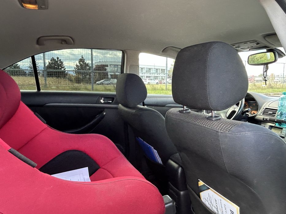 Vând Toyota Avensis 2.0