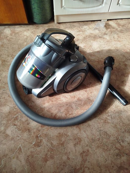 Продам рабочий пылесос