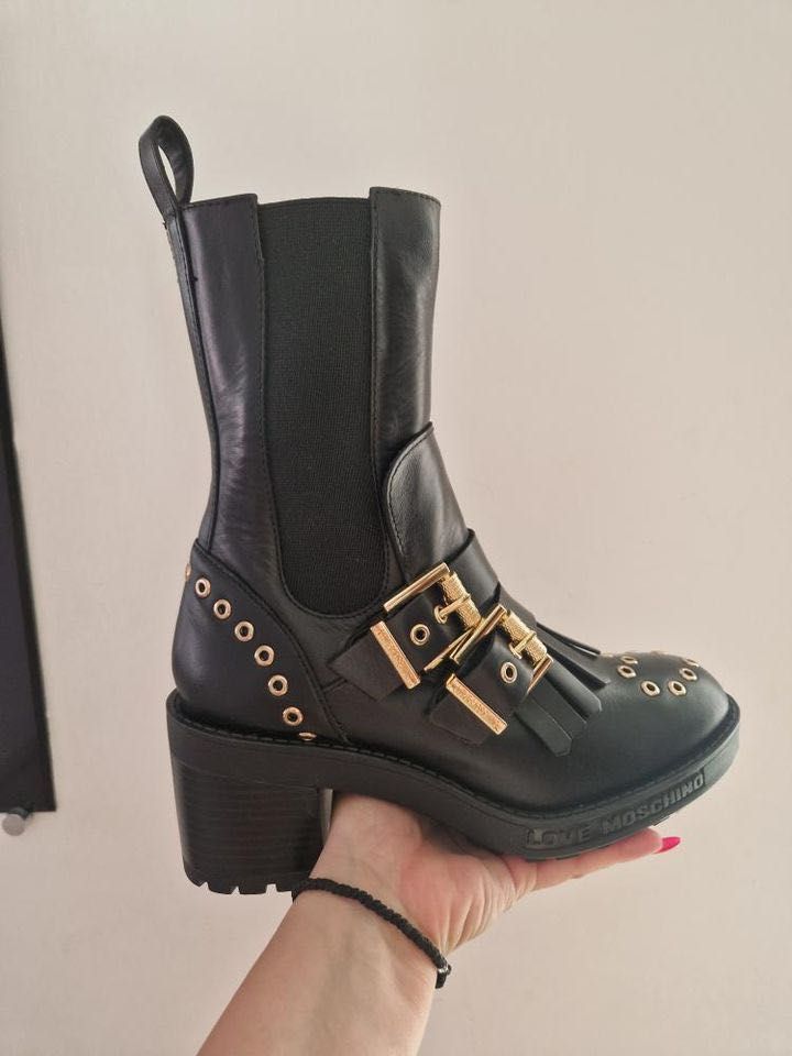 Оригинални зимни боти - Moschino