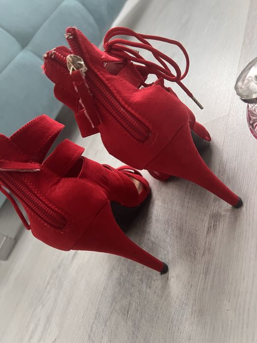 Sandale Bershka cu toc , marime 37, rosii , toc 10cm