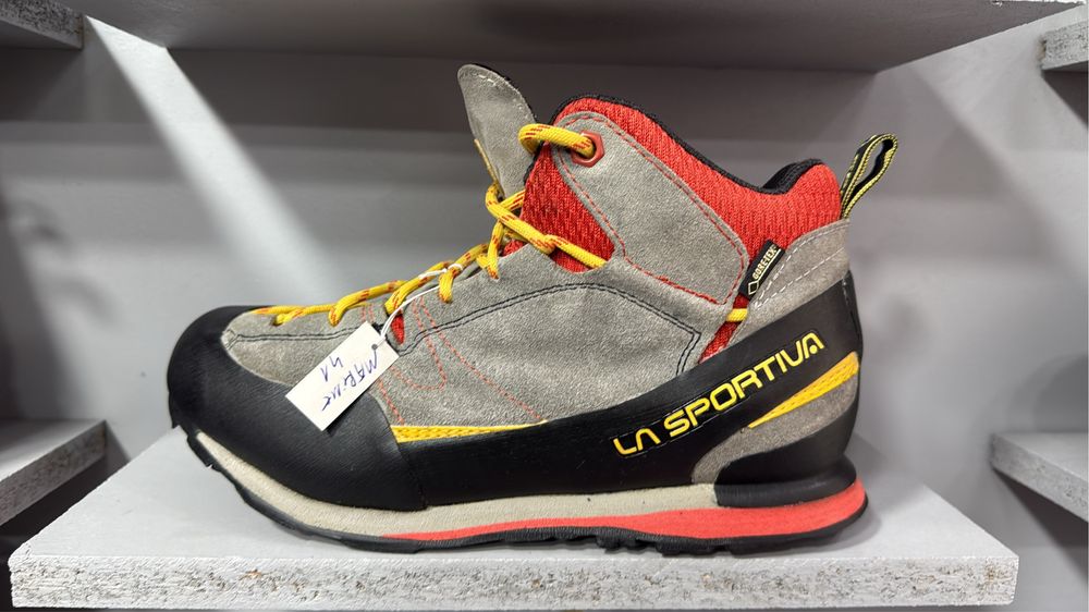 La sportiva marimea 42
